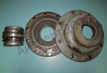 Сальник в сборе в комплекте с крышкой и диском 026.150.006