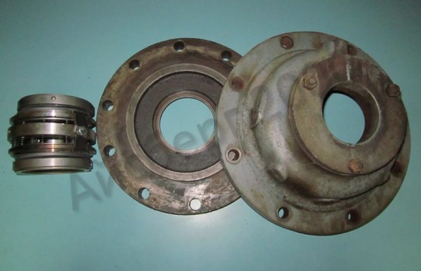 Сальник в сборе в комплекте с крышкой и диском 026.150.006